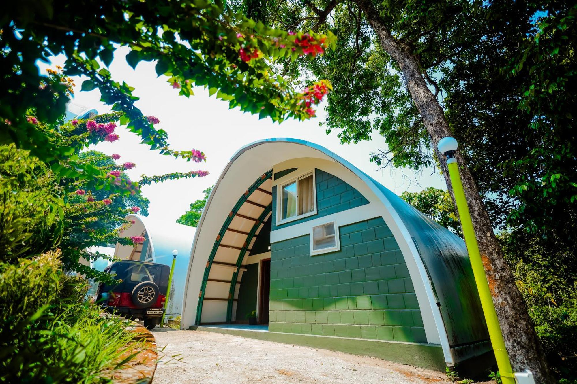 Mookanana Resort Hassan Exterior foto